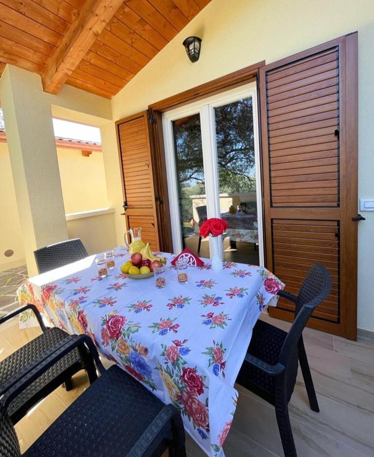 Case Vacanze La Quercia マリーナ・ディ・カメロータ エクステリア 写真