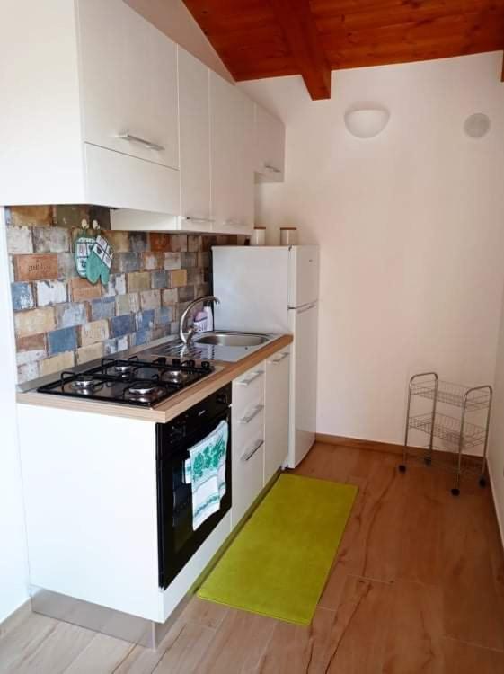 Case Vacanze La Quercia マリーナ・ディ・カメロータ 部屋 写真