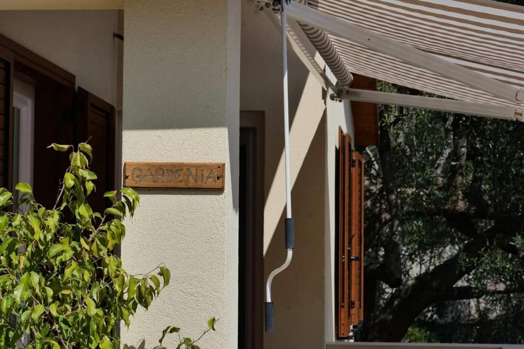 Case Vacanze La Quercia マリーナ・ディ・カメロータ エクステリア 写真